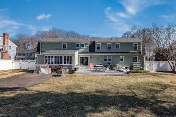 Old Saybrook, CT 06475,41 Meadowood Lane