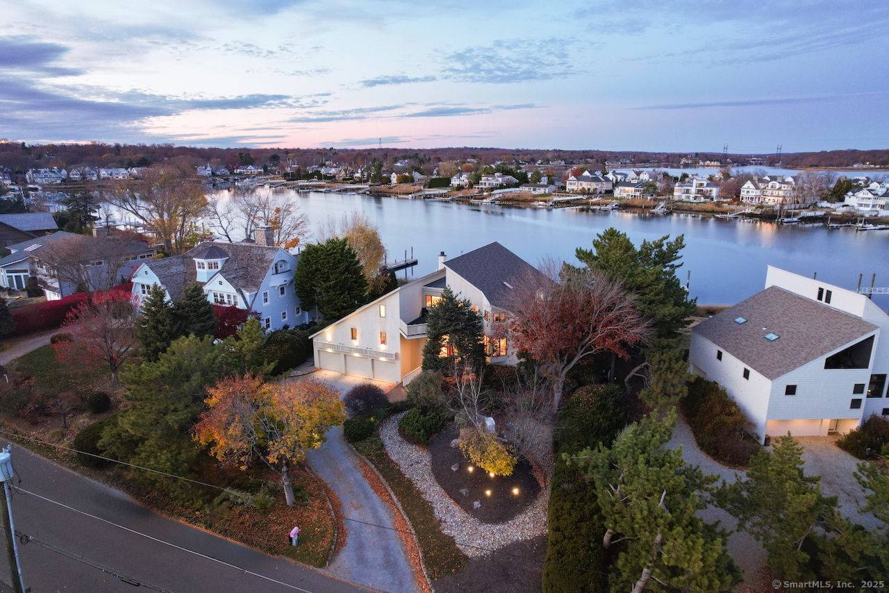 Westport, CT 06880,10 Surf Road
