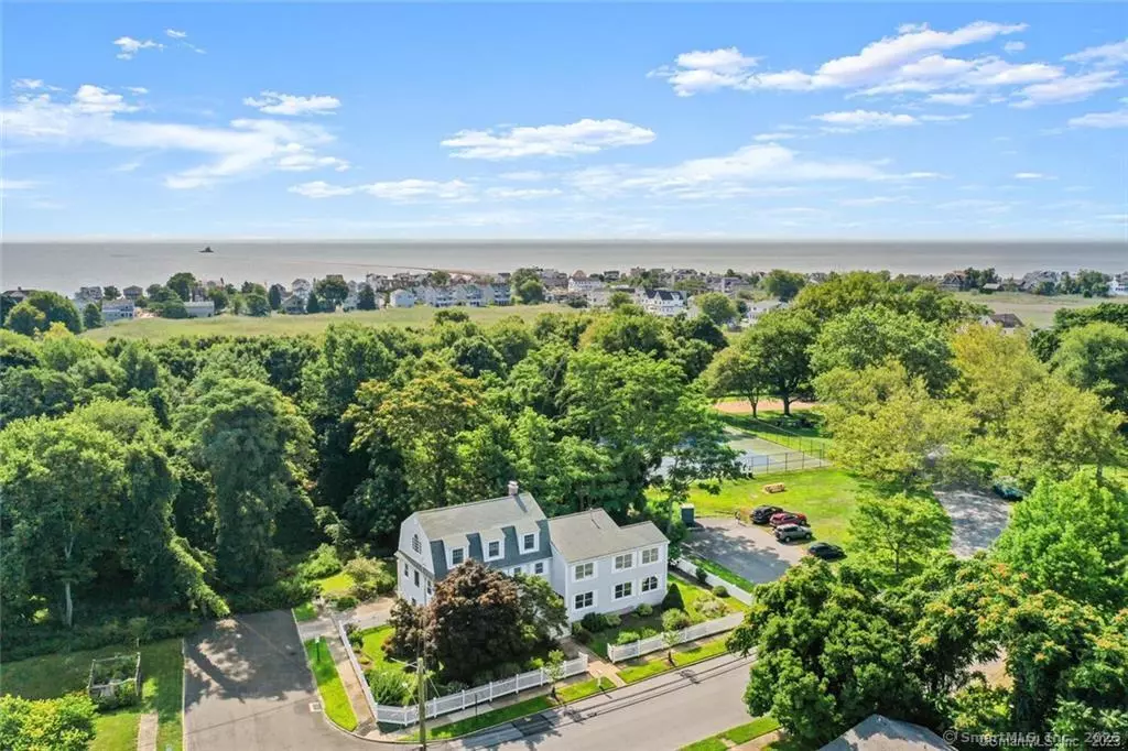 Fairfield, CT 06824,465 Edward Street