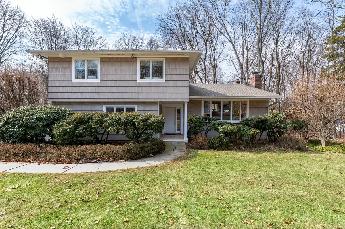 Norwalk, CT 06850,1 Red Oak Lane