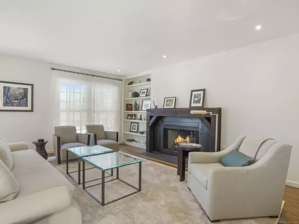 New Canaan, CT 06840,13 Huckleberry Hill Road