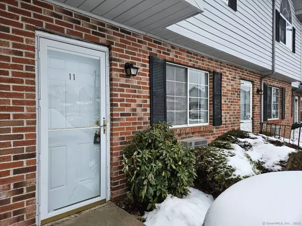 Waterbury, CT 06705,975 Meriden Road #11