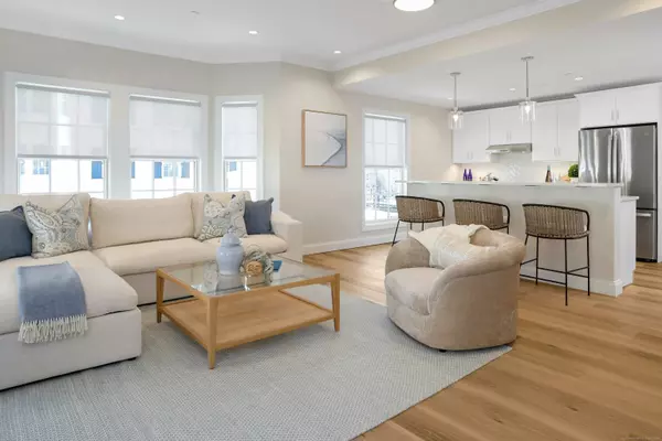 Darien, CT 06820,440 Heights Road #201