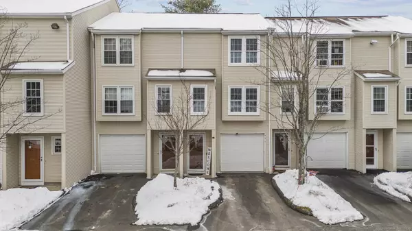 40 Deerwood Lane #4, Waterbury, CT 06704