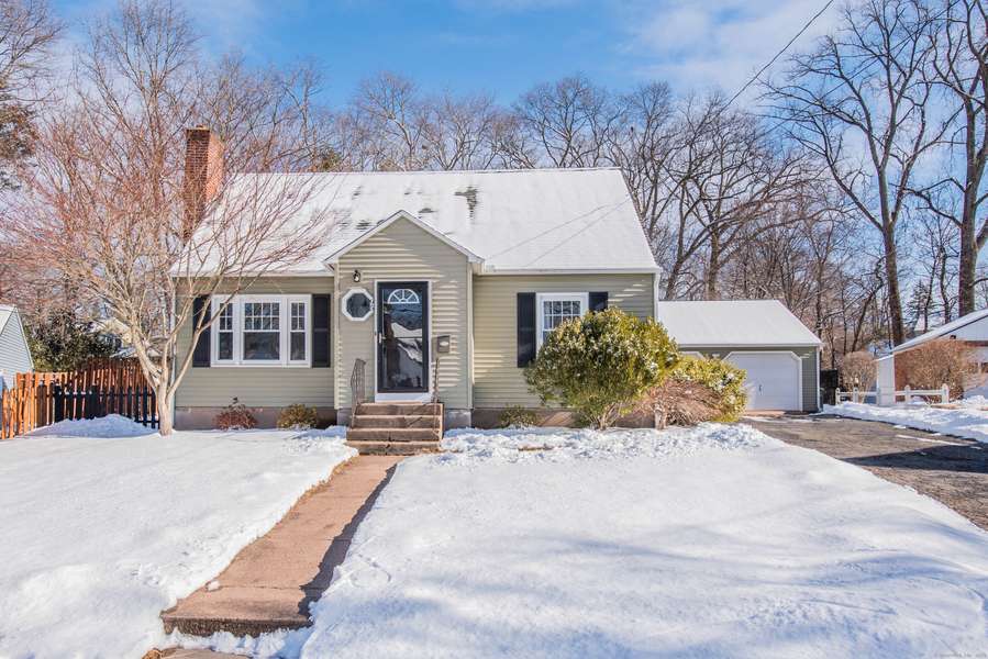 95 Goodwin Street, Manchester, CT 06040