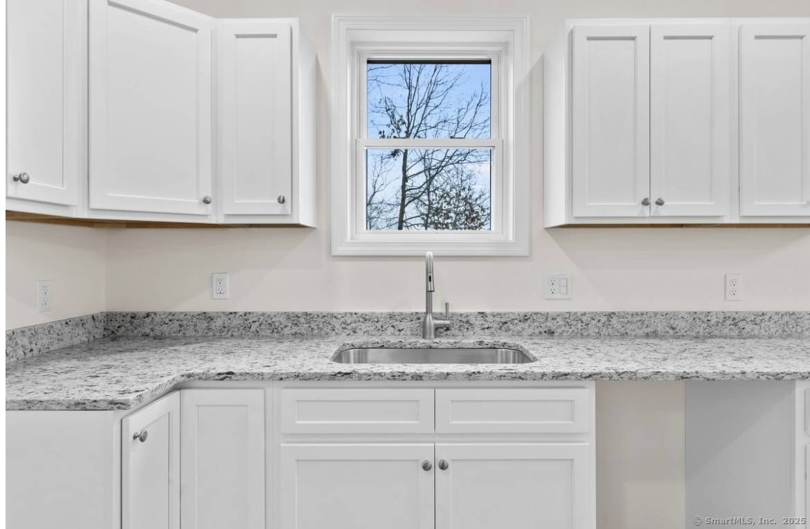 Hamden, CT 06518,455 Sherman Avenue #7
