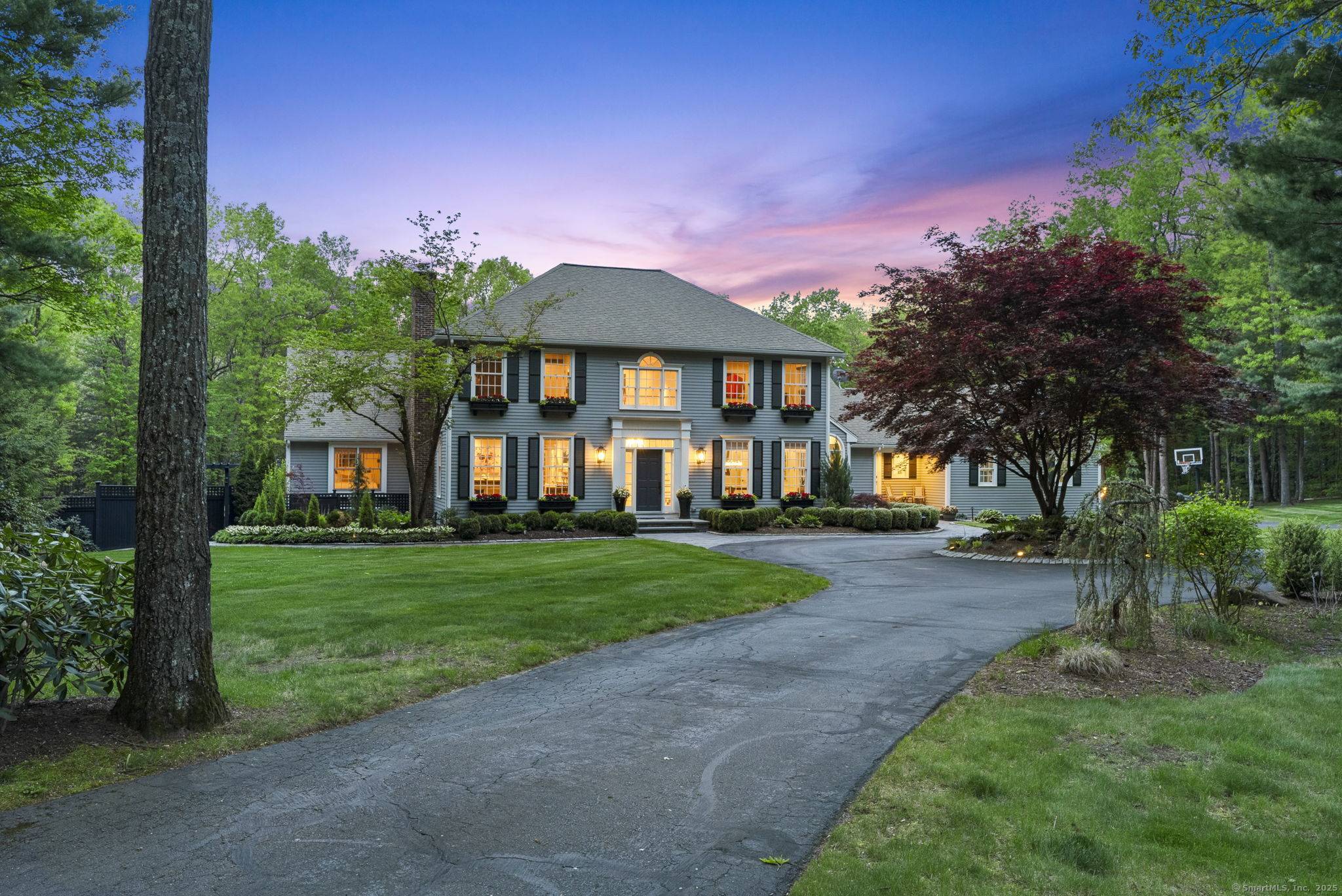 16 Whitehall Place, Farmington, CT 06032
