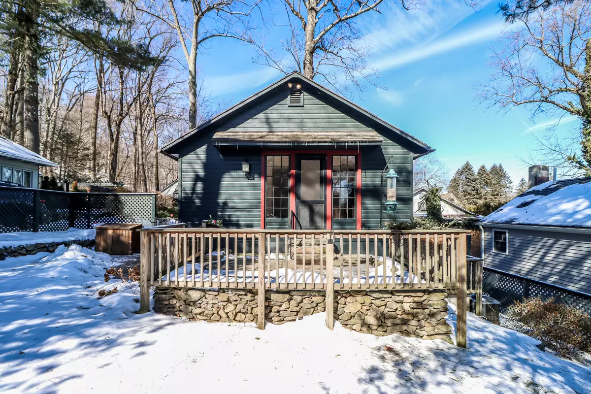 Ridgefield, CT 06877,225 Mamanasco Road #225