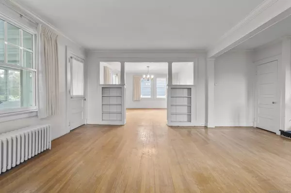 Branford, CT 06405,29 Crescent Bluff Avenue