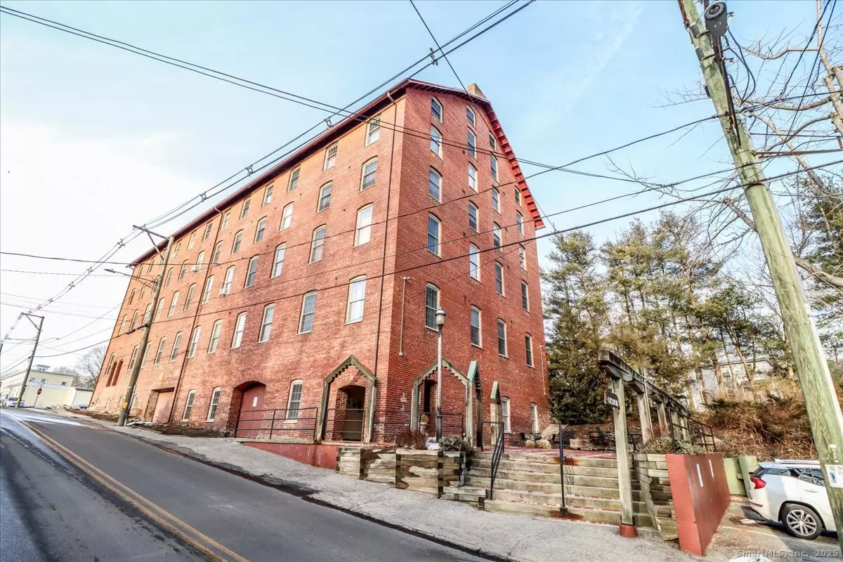 New Milford, CT 06776,65 West Street #APT 205