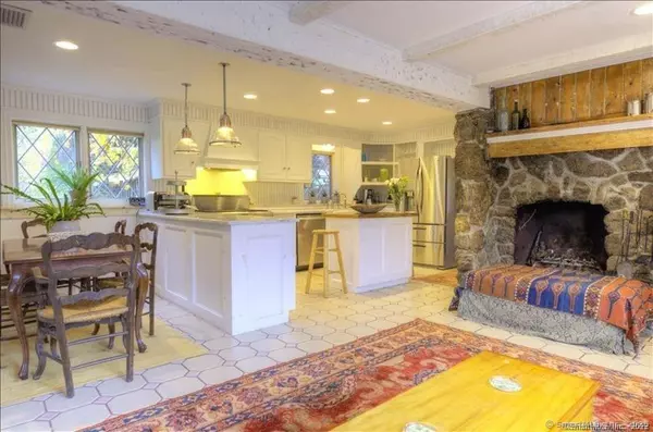 Warren, CT 06777,38 Strawberry Ridge