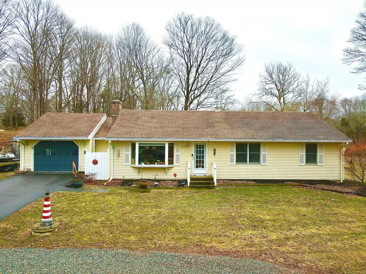 Stonington, CT 06378,390 Flanders Road
