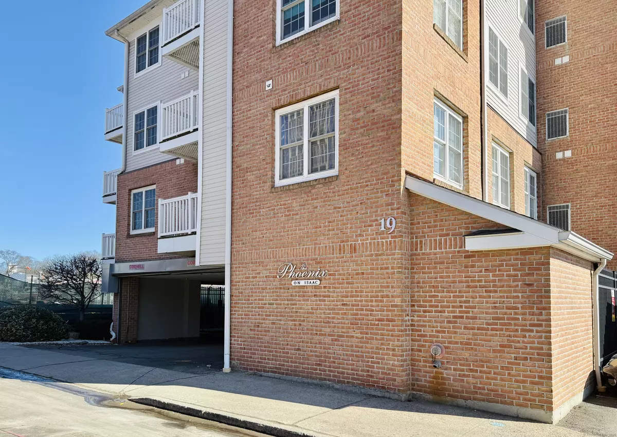 Norwalk, CT 06850,19 Isaacs Street #APT 208