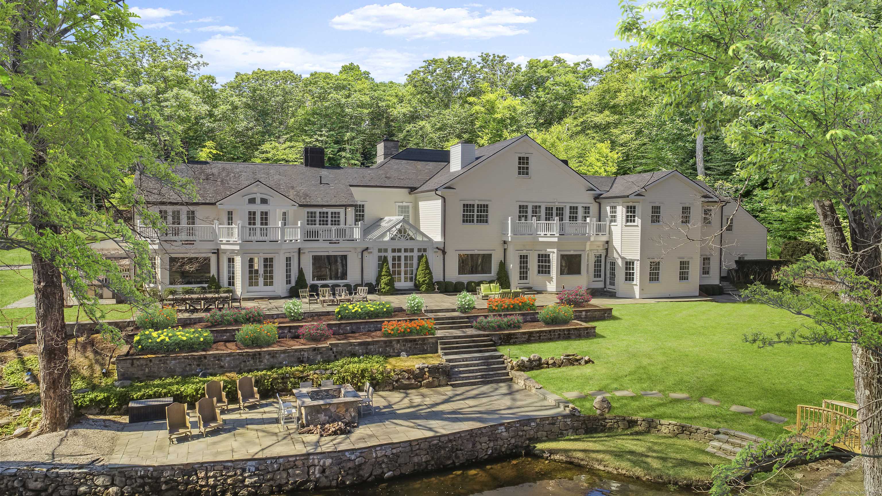 637 Valley Road, New Canaan, CT 06840