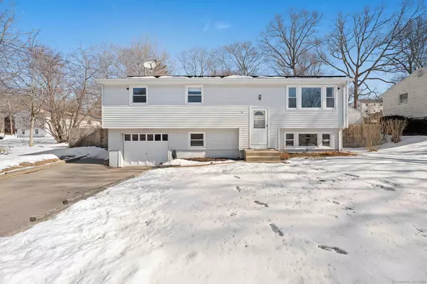 59 Evergreen Lane, Montville, CT 06370