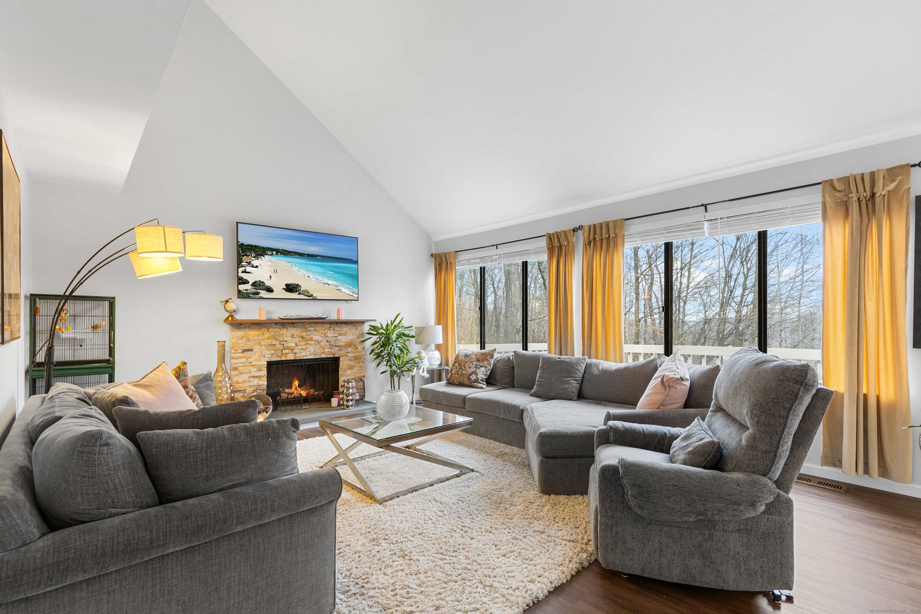 Greenwich, CT 06831,404 West Lyon Farm Drive #404