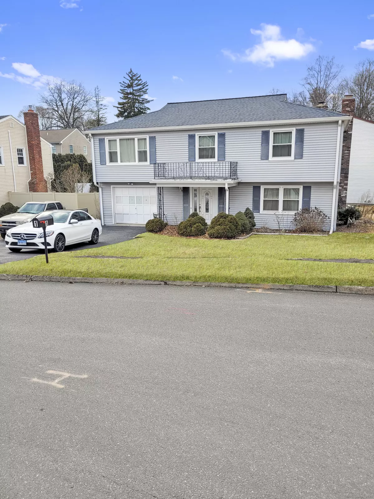 Norwalk, CT 06851,1 Armstrong Court