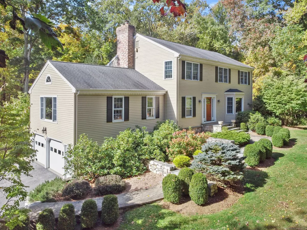 Ridgefield, CT 06877,17 Hull Place