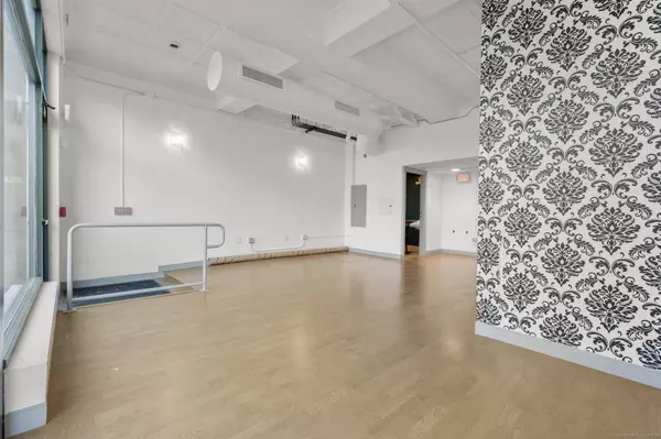 Hartford, CT 06103,111 Allyn Street