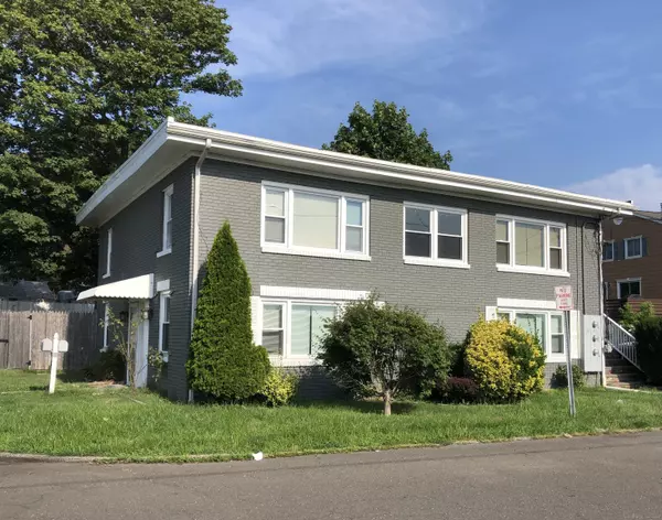 Stamford, CT 06902,90 Iroquois Road #B