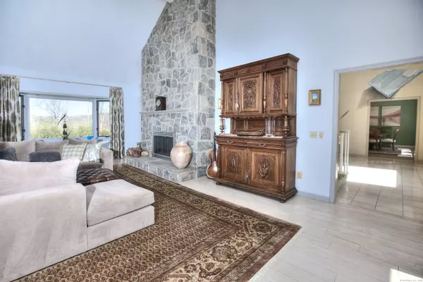 Weston, CT 06883,28 Old Orchard Drive