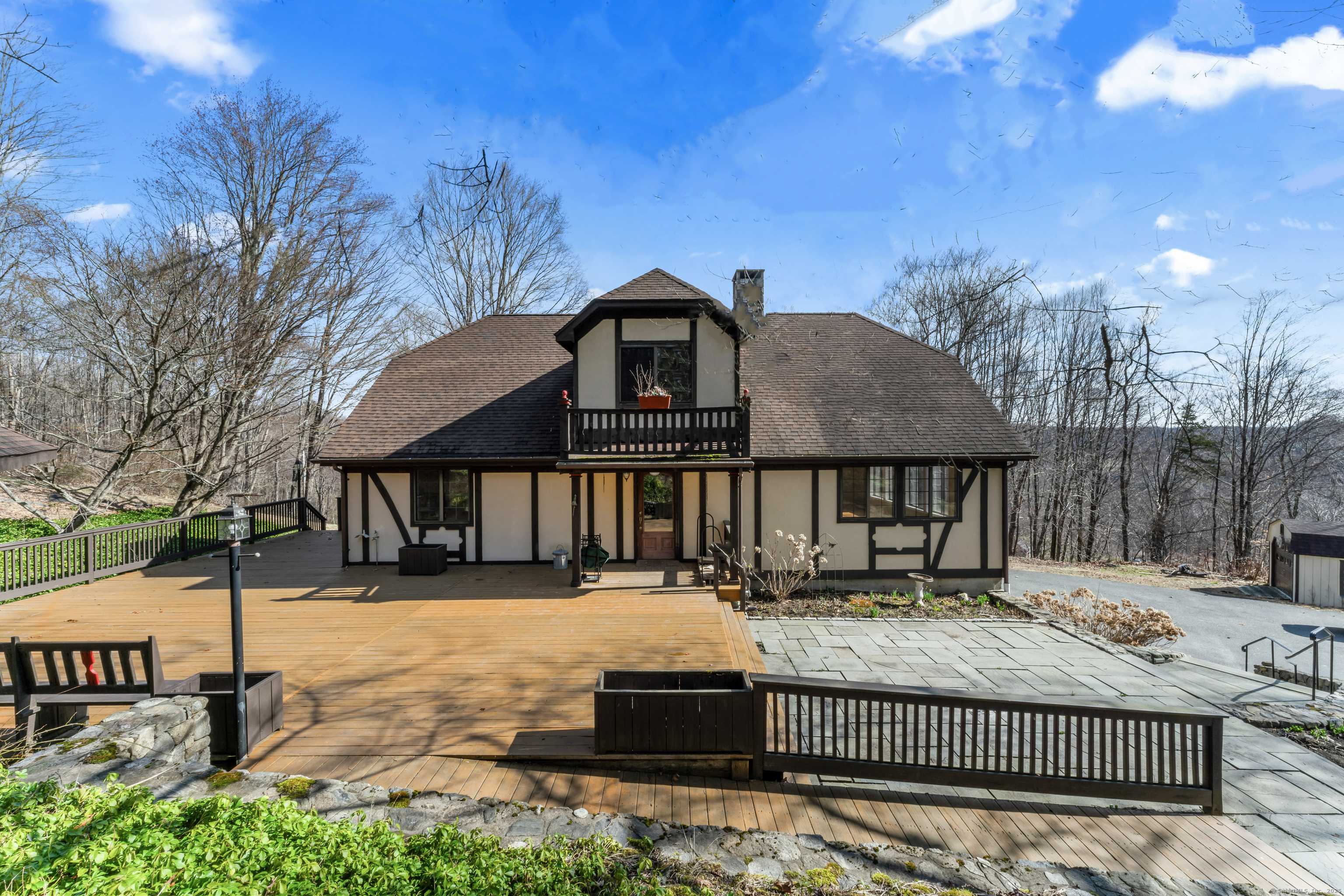 3 Newbury Road, Newtown, CT 06470