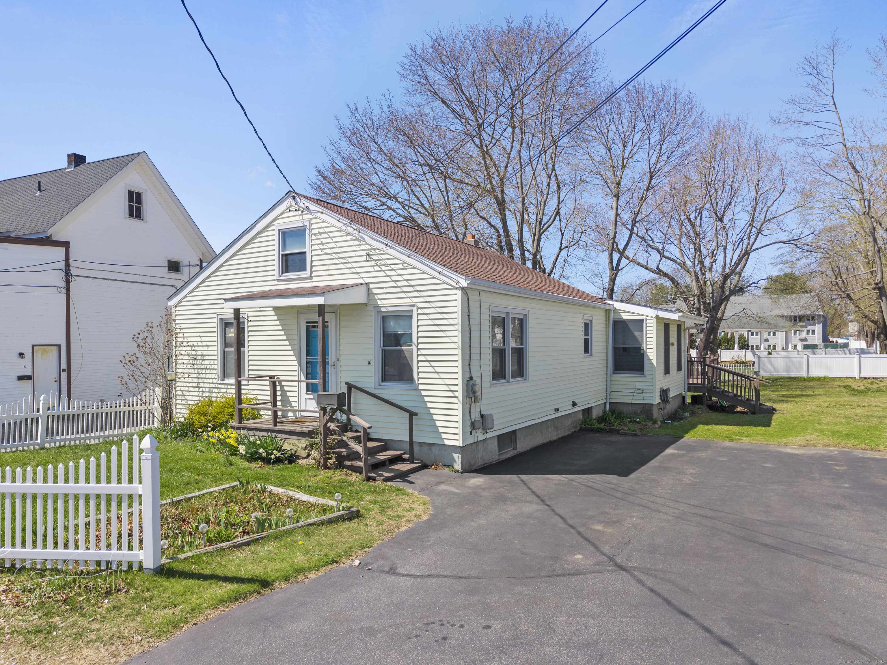 10 Methodist Street,  East Lyme,  CT 06357
