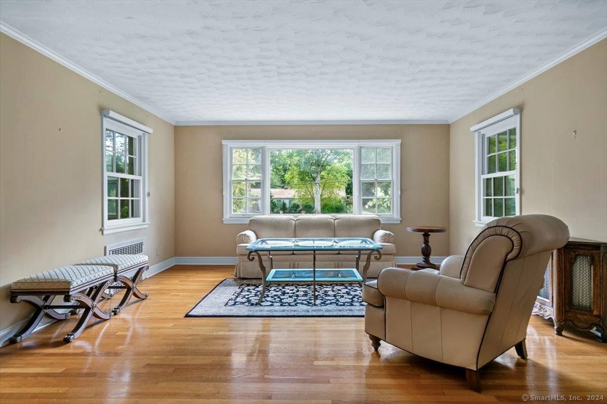 Hamden, CT 06517,94 Fennbrook Drive