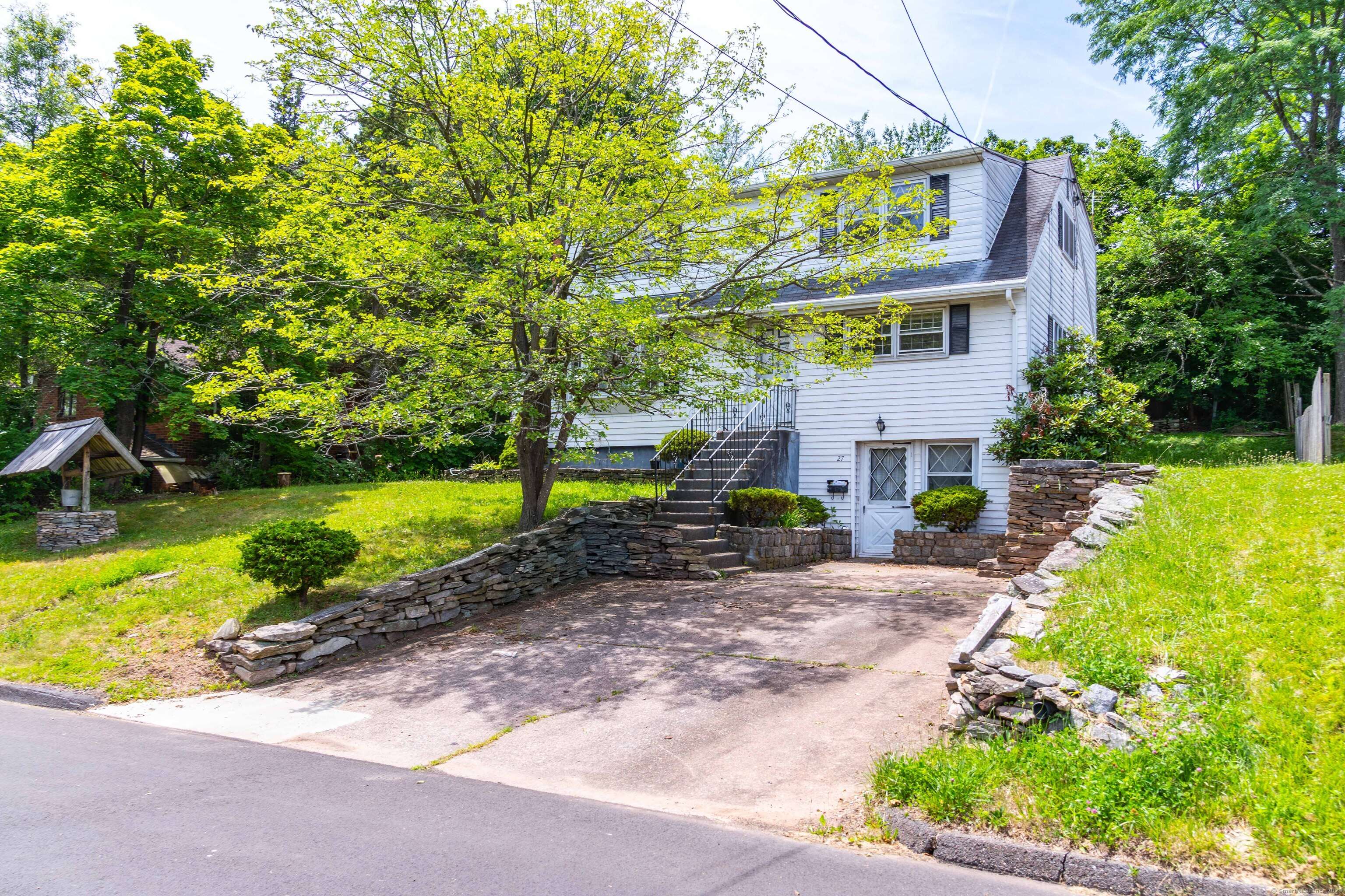 27 Mountain View Drive, East Hartford, CT 06117