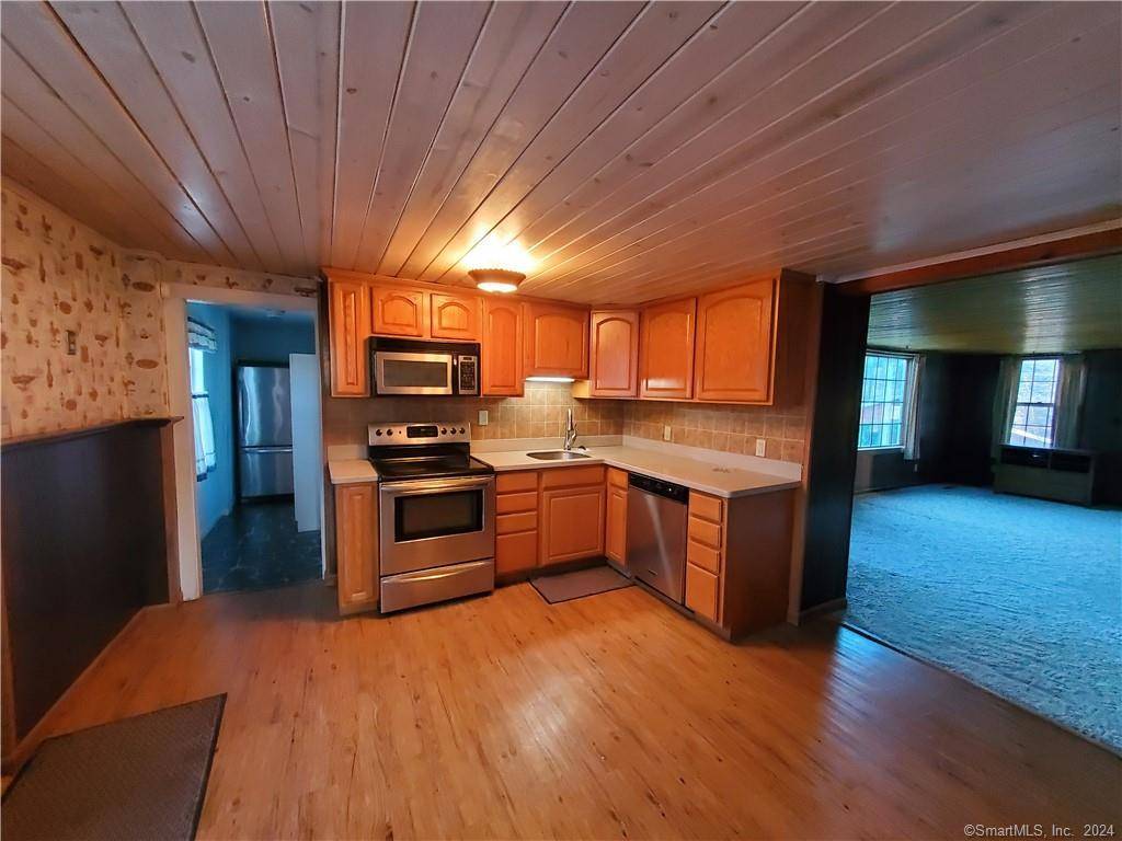 Monroe, CT 06468,1 Drings Road