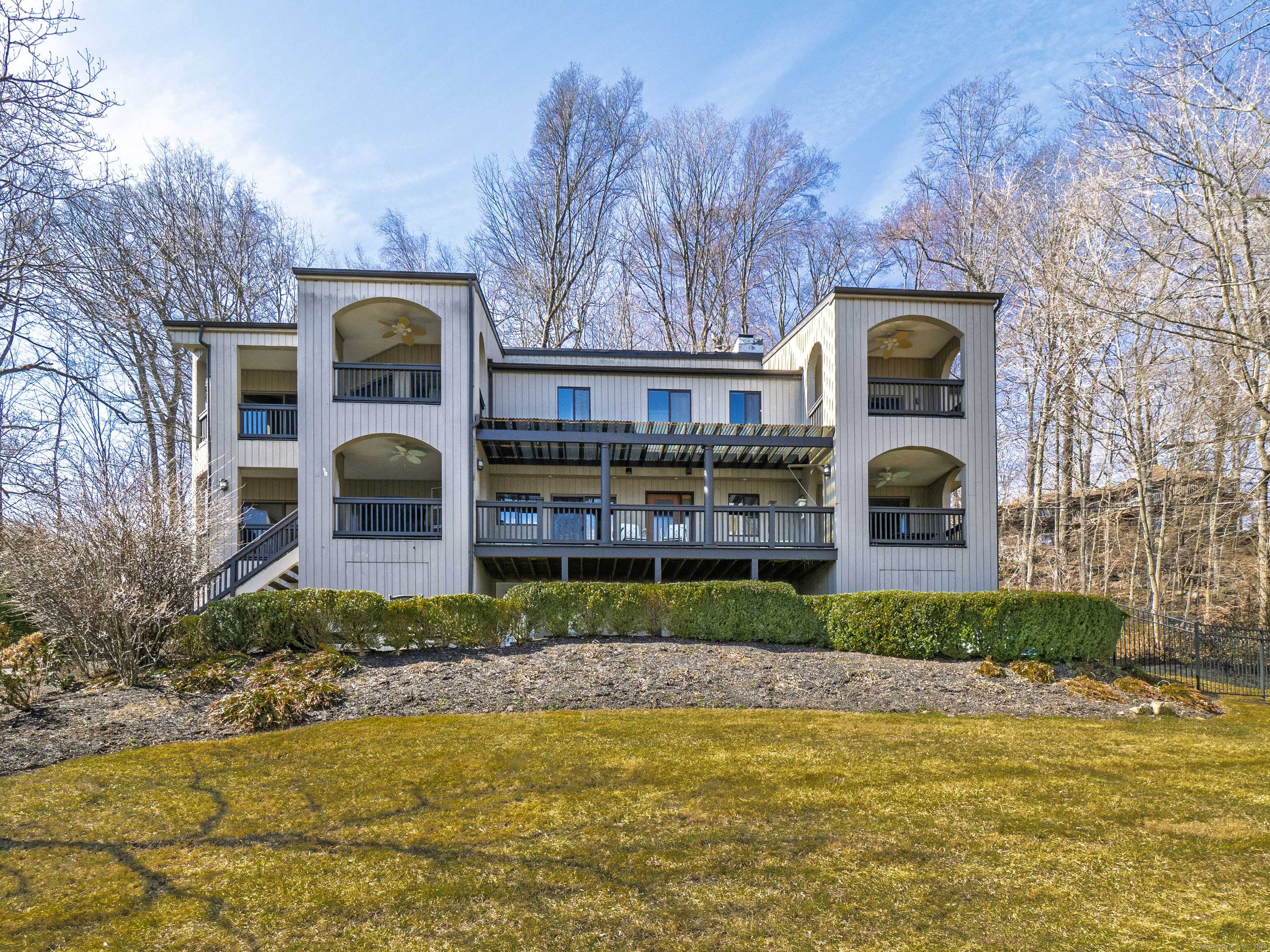 127 Mamanasco Road, Ridgefield, CT 06877