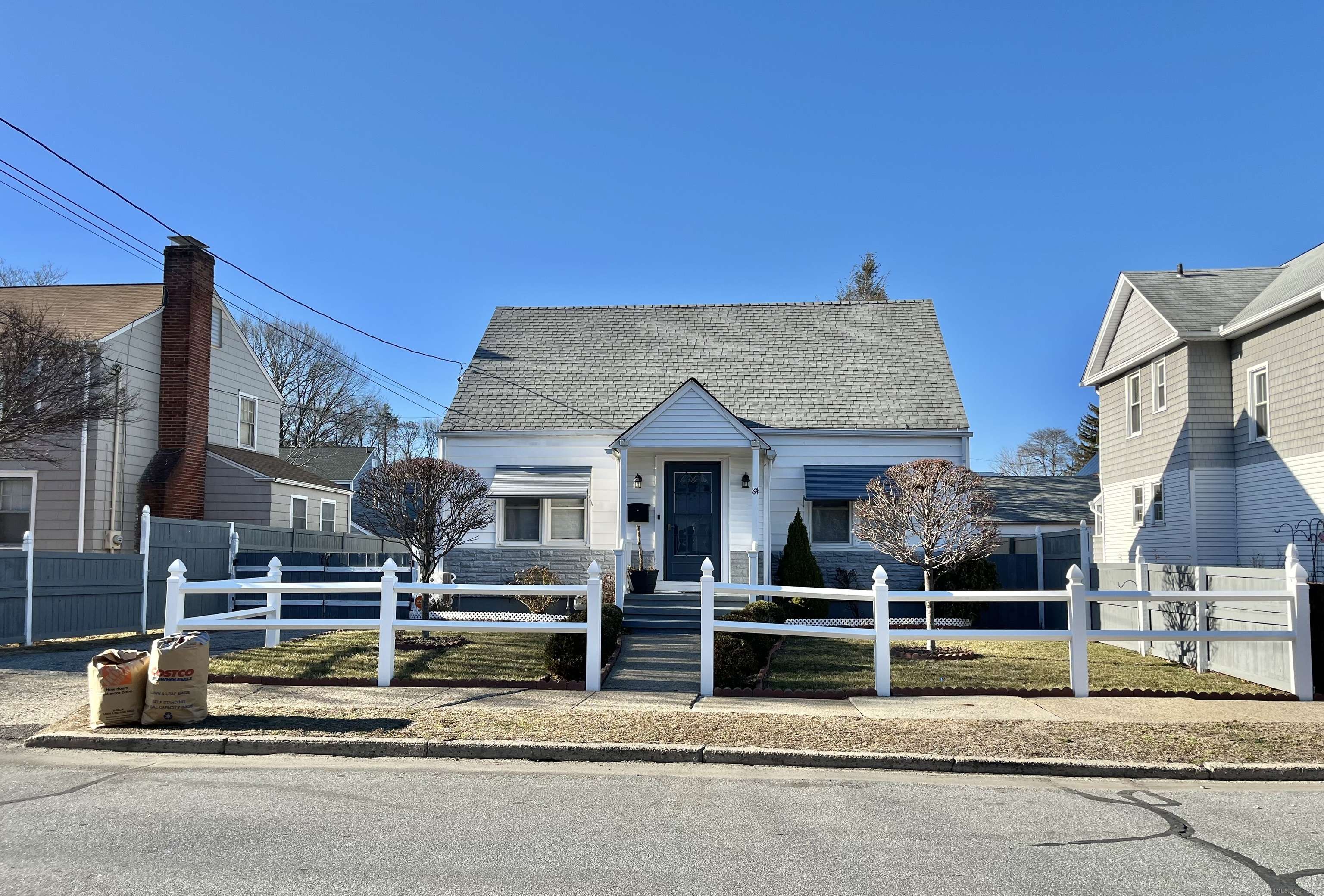 Bridgeport, CT 06606,84 Glendale Avenue