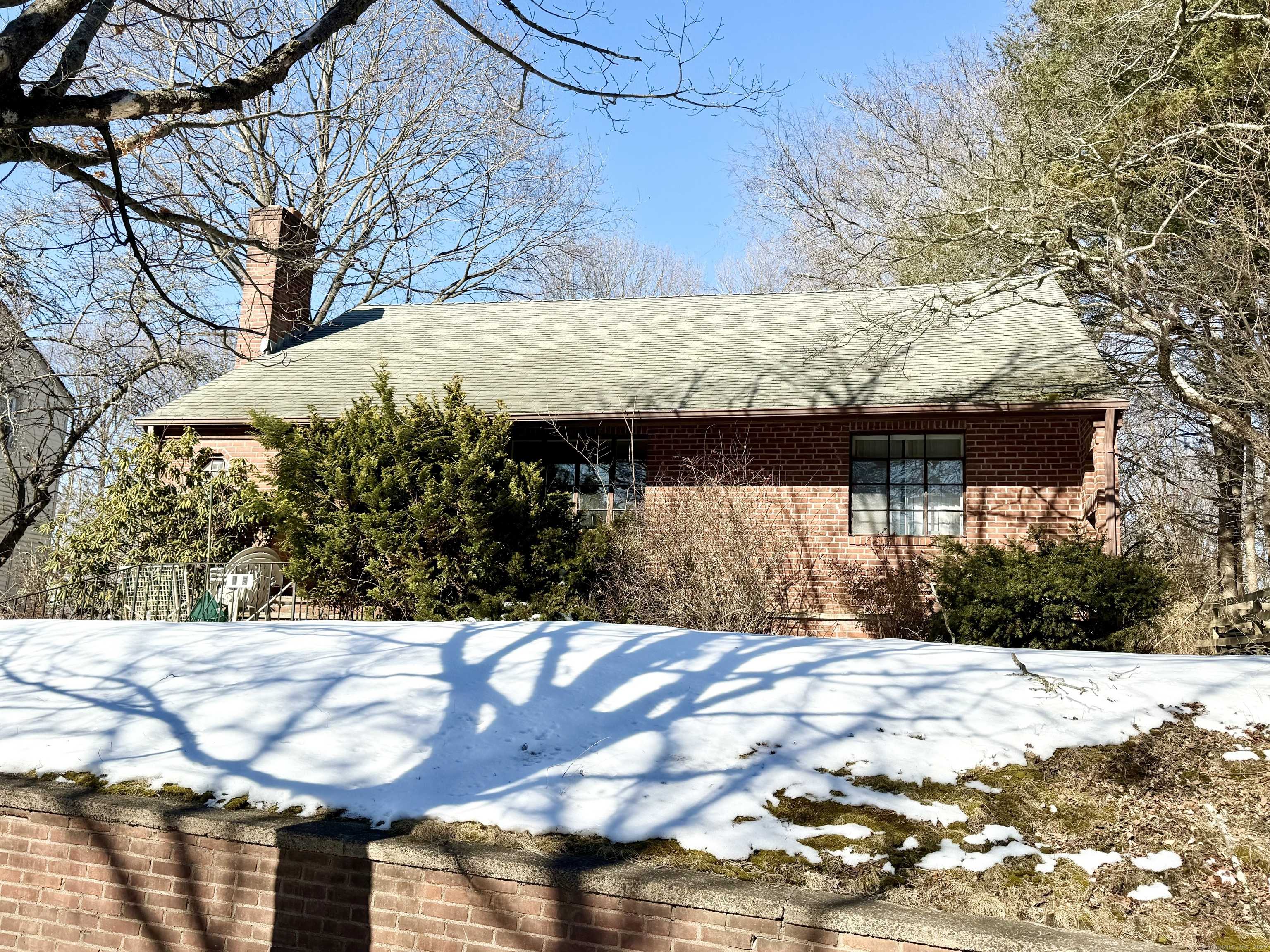 125 Hemlock Road, New Haven, CT 06515