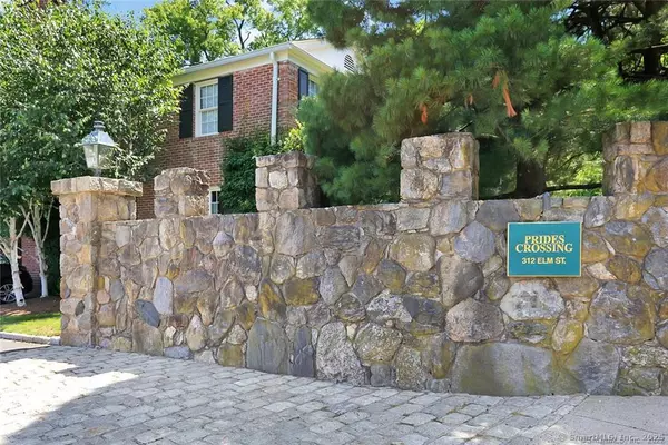 312 Elm Street #APT 23, New Canaan, CT 06840