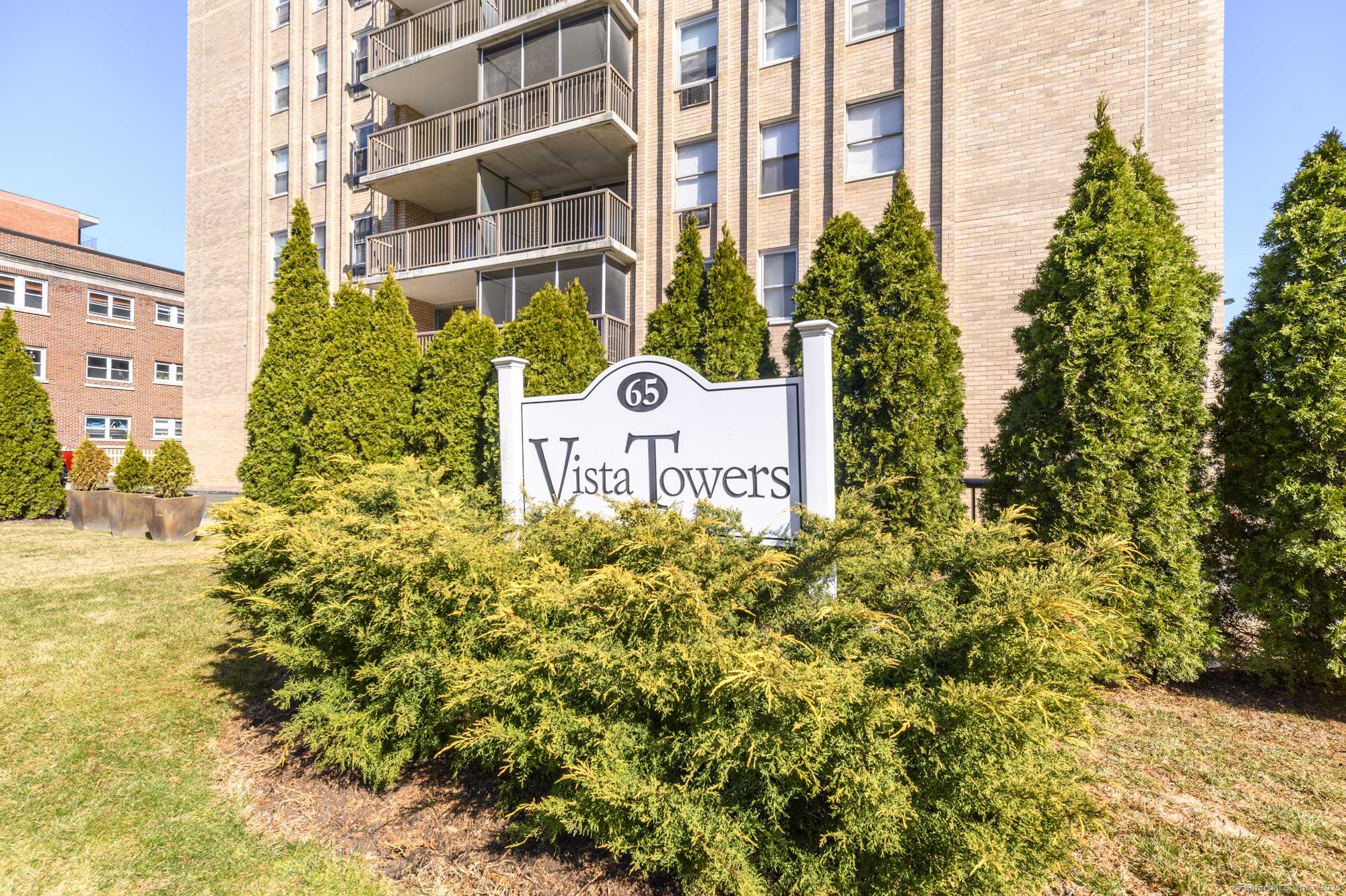 Stamford, CT 06902,65 Glenbrook Road #12G