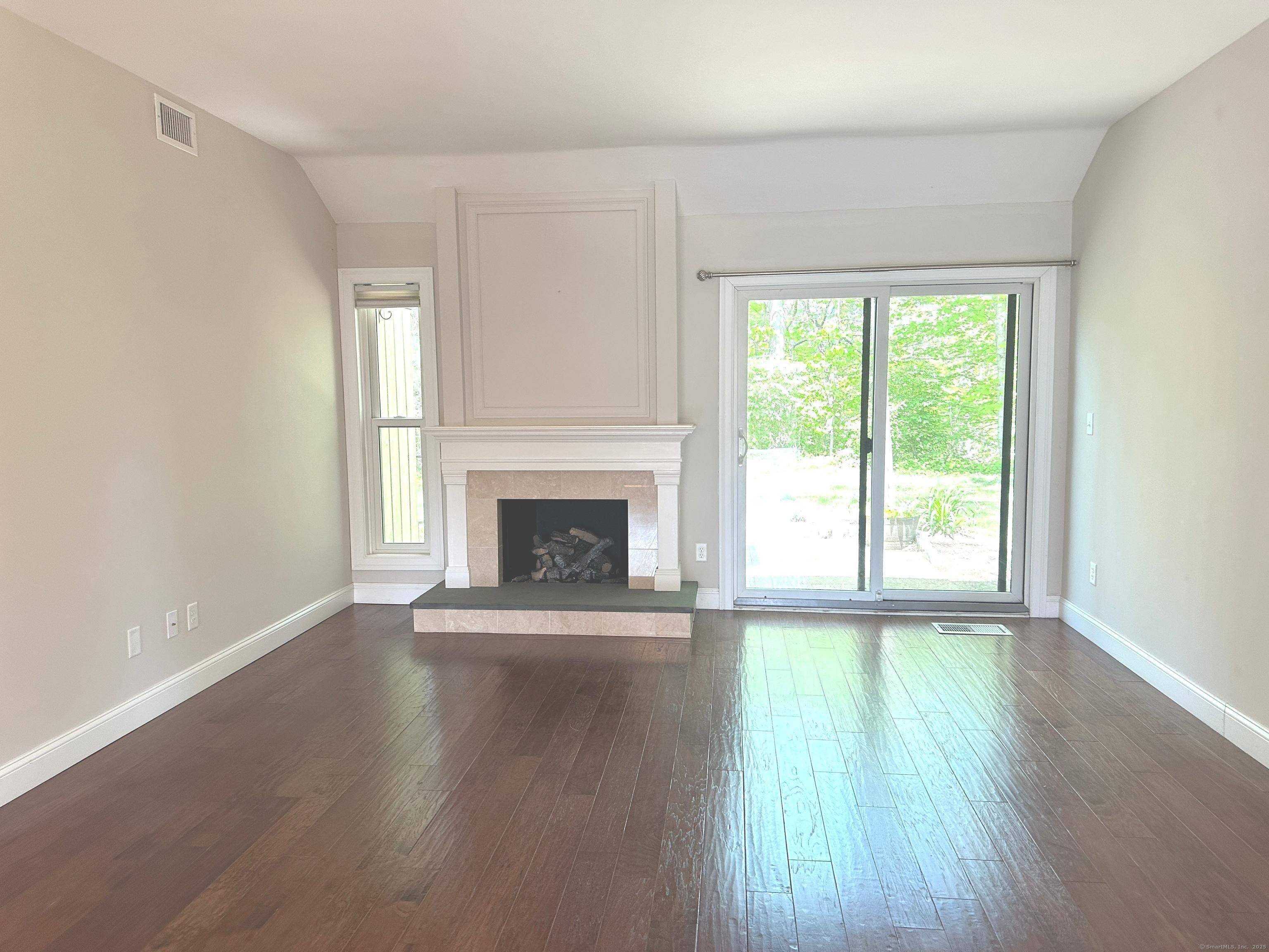 Southbury, CT 06488,1042 Heritage Village #A