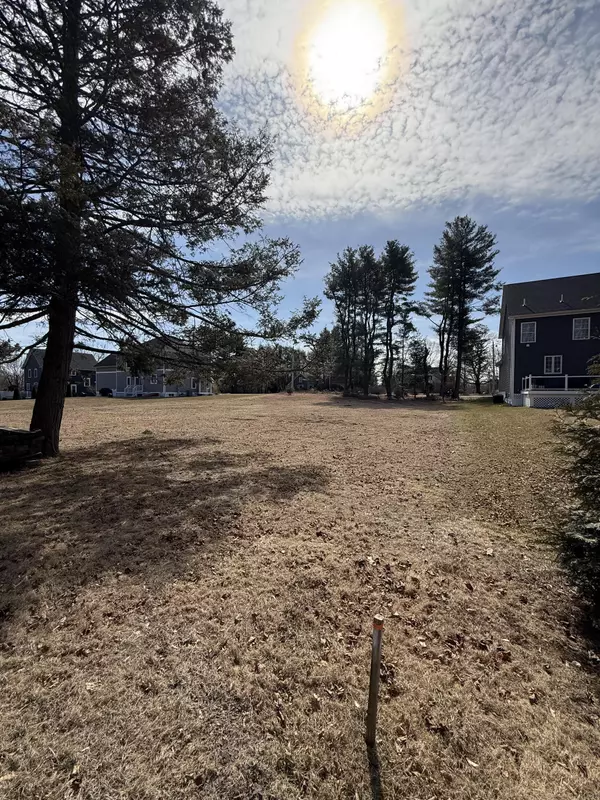 North Haven, CT 06473,9 Russell Road
