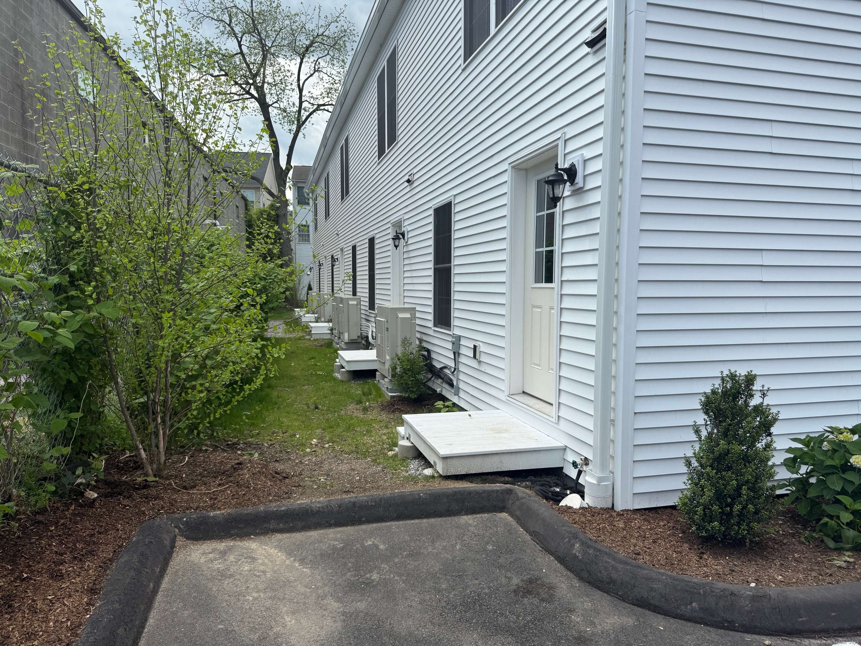 Stamford, CT 06902,281 Greenwich Avenue