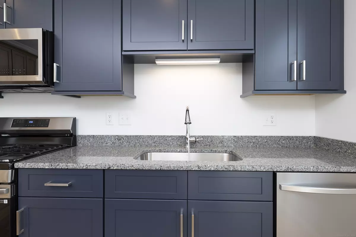 Plainville, CT 06062,25 Oakwood Circle #7