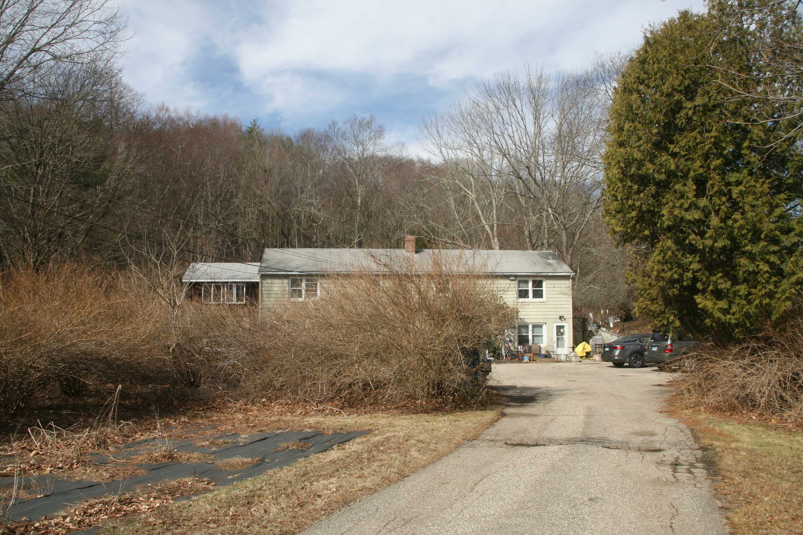 895 Warrenville Road, Mansfield, CT 06250