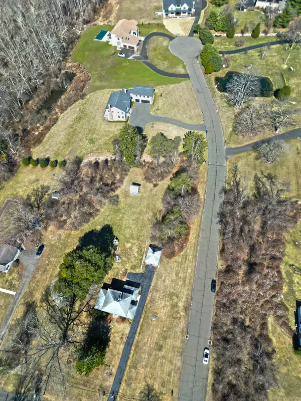 Orange, CT 06477,1056 Orange Center Road