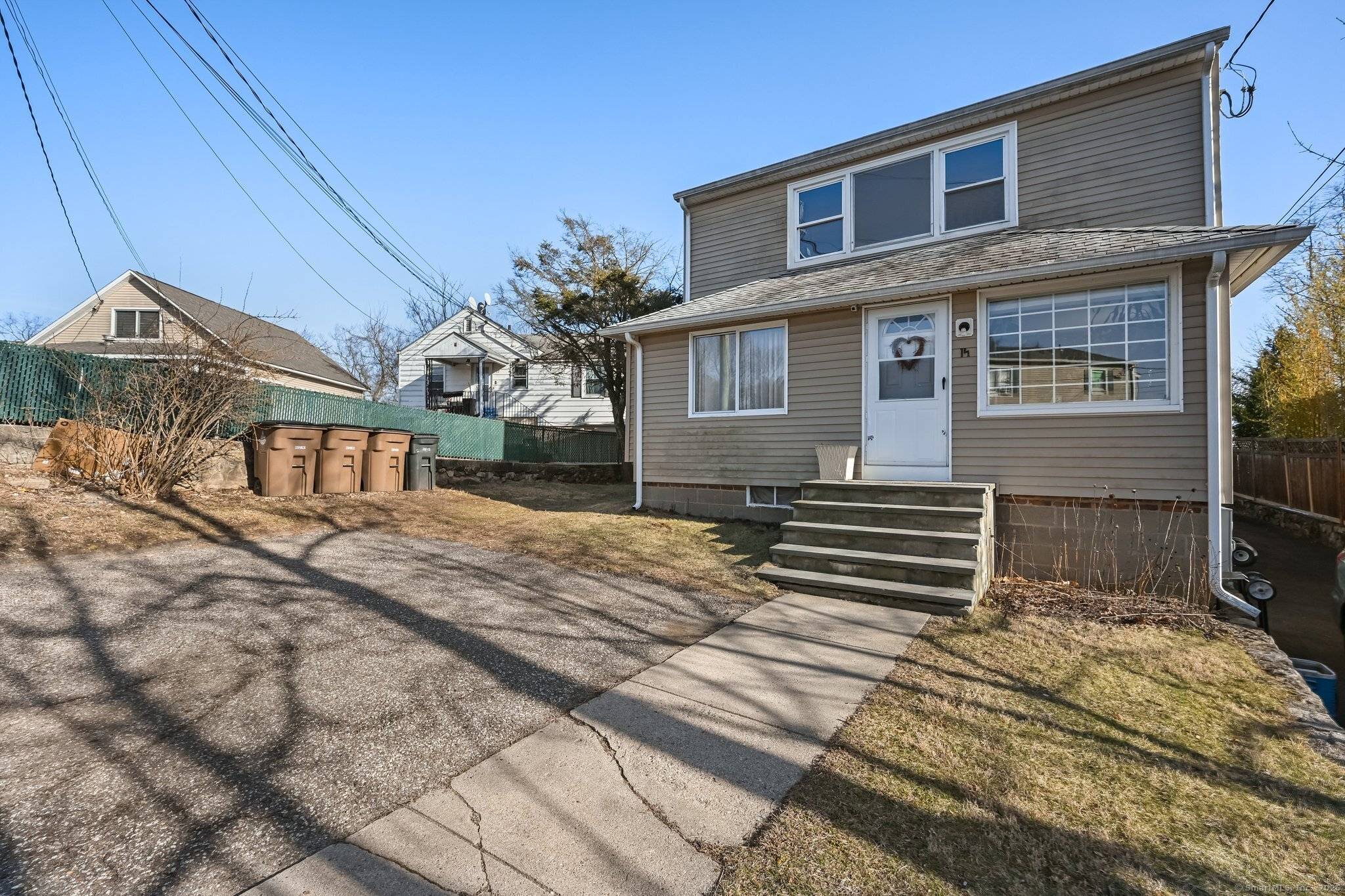 14 Overlook Place, Stamford, CT 06907