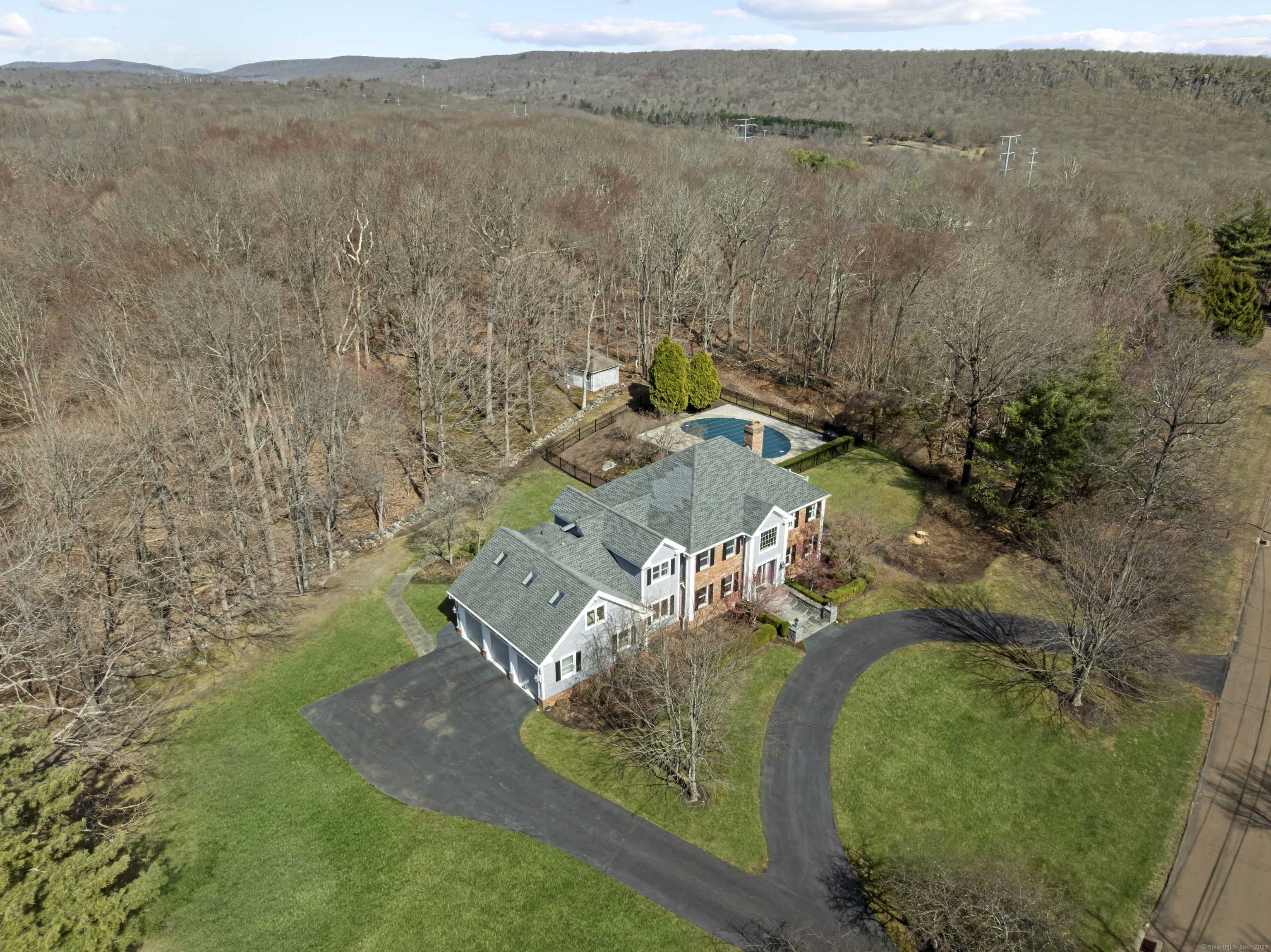 5 Olde Country Road, Woodbridge, CT 06525