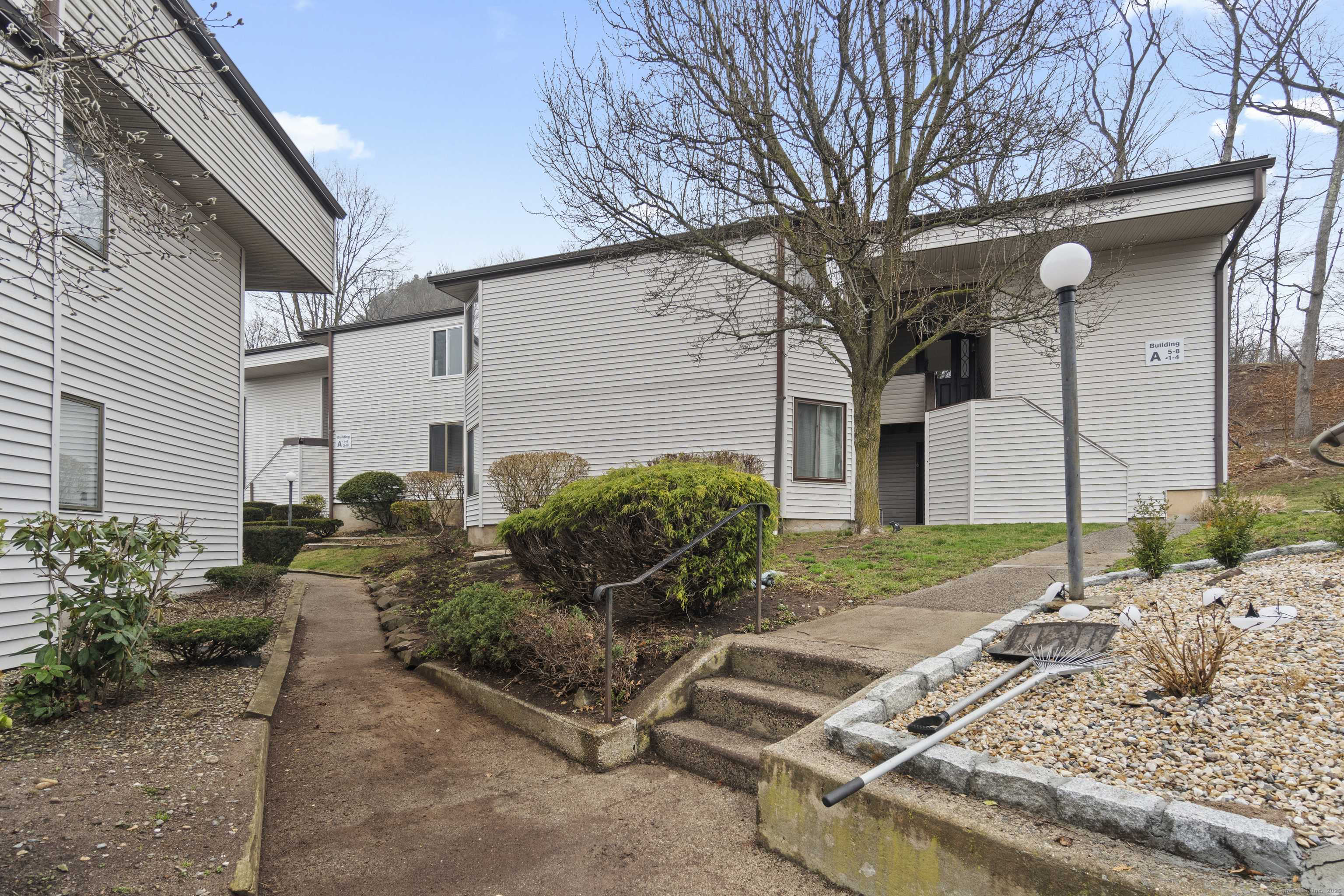 New Haven, CT 06515,146 Springside Avenue #A8