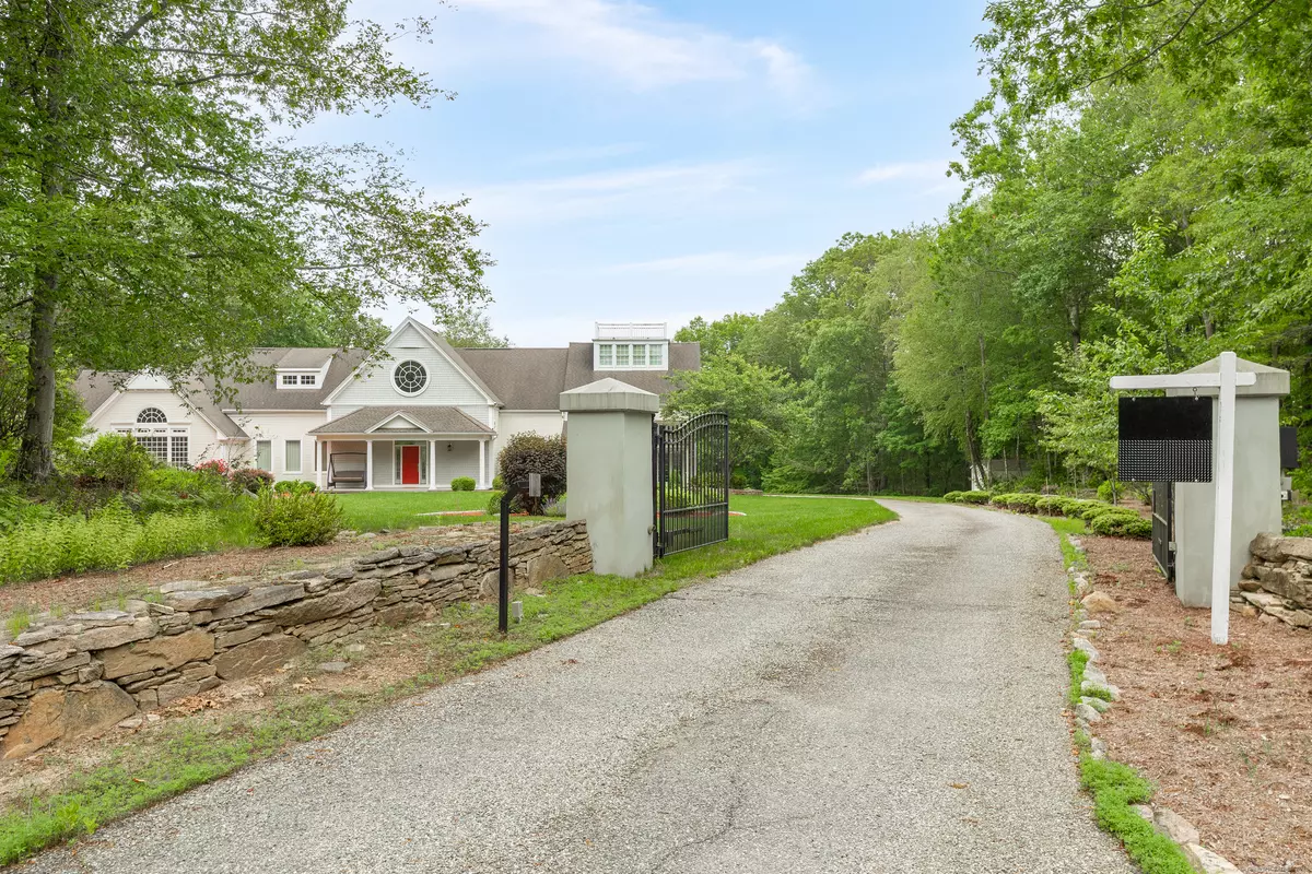 Stonington, CT 06378,360 New London Turnpike