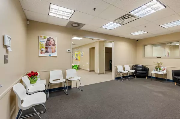 Hartford, CT 06106,454 Park Street