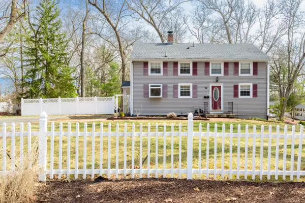 32 Walker Lane, Bloomfield, CT 06002