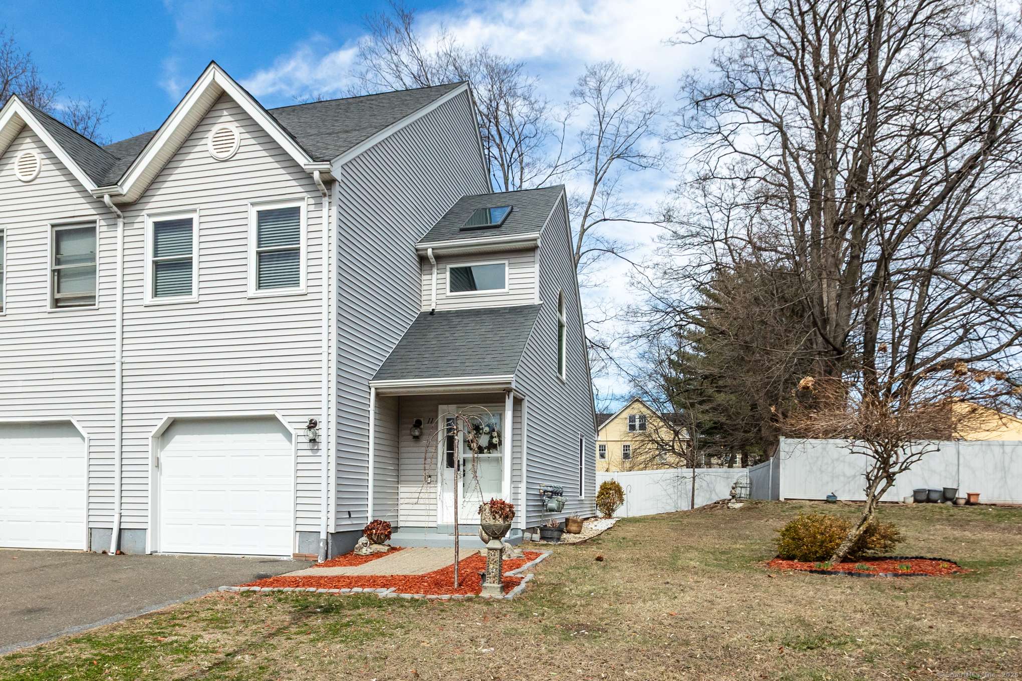 Vernon, CT 06066,16 Maple Street #11
