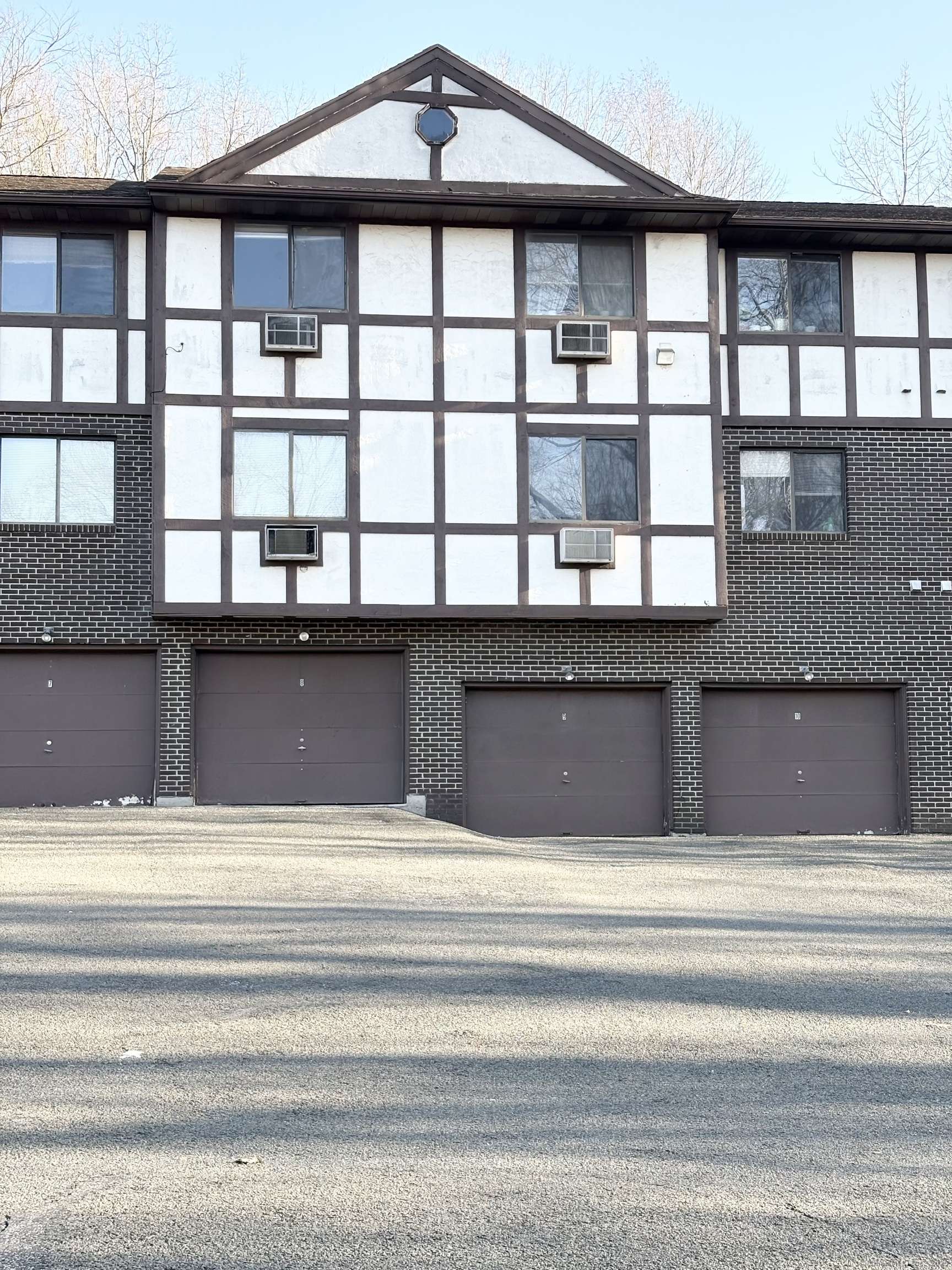 264 Scott Road #APT 8, Waterbury, CT 06705