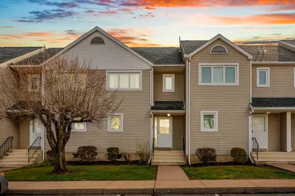 12 Oak Ridge Drive #12, Windsor Locks, CT 06096